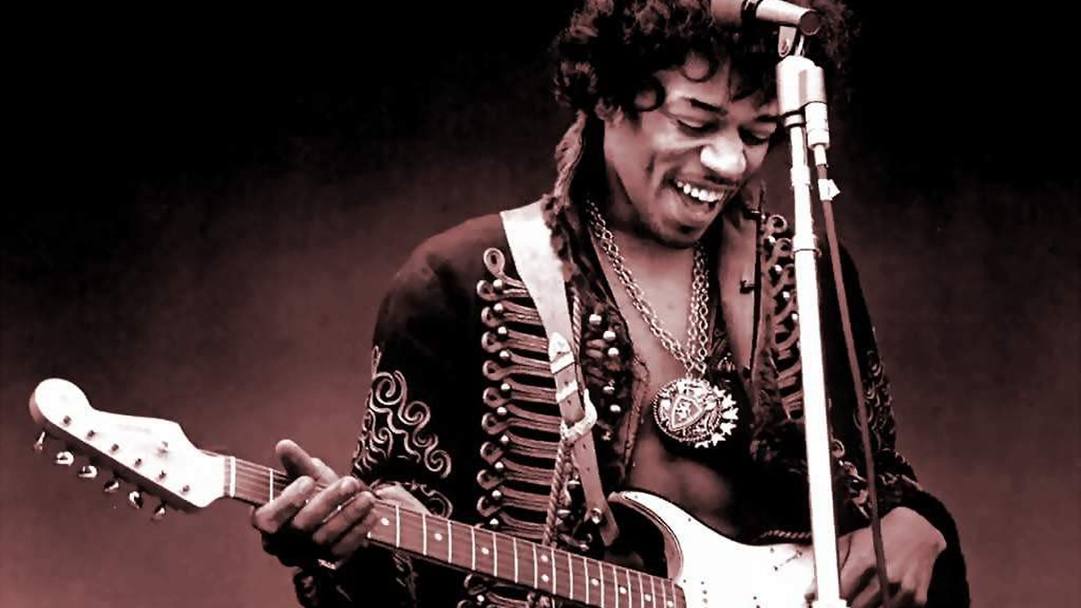 La leggendaria Fender Stratocaster compie 60 anni di onorata carriera. Di seguito, una breve selezione delle leggende del rock che l&#39;hanno amata e glorificata. In foto, Jimi Hendrix